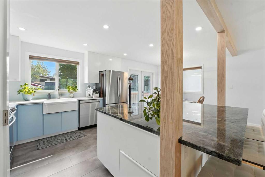 1454 Hunterbrook Road NW, Calgary, Alberta, T2K 4V5