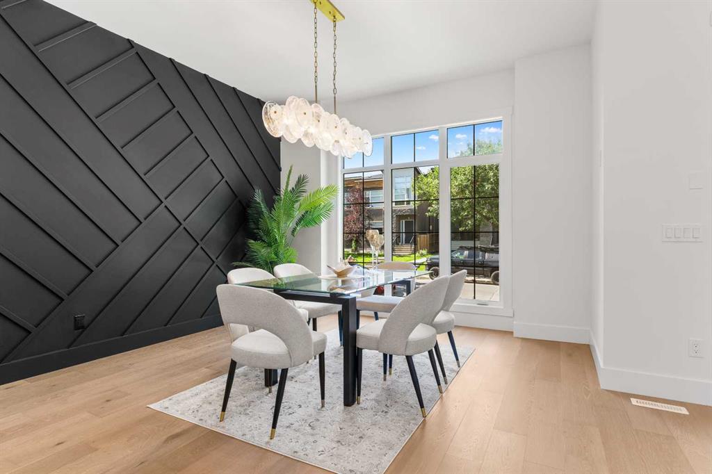 2632 36 Street SW, Calgary, Alberta, T3E 2Z8