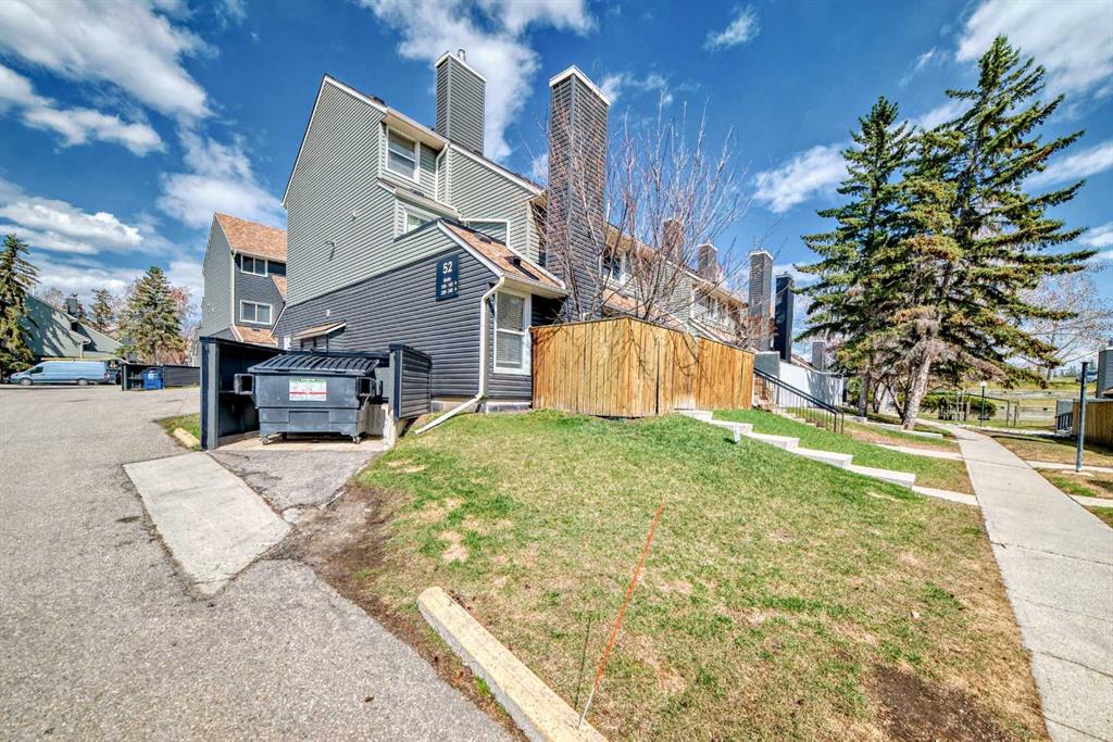 #239 52 Glamis Green SW, Calgary, Alberta, T3E 6V1