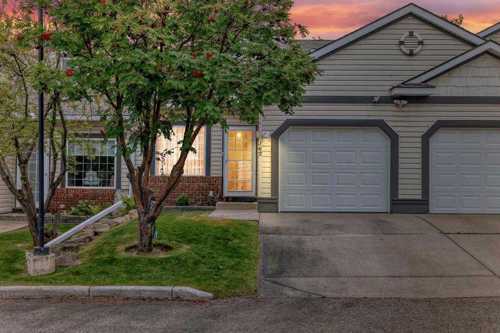 162 Somervale Point SW, Calgary, Alberta, T2Y 3K4