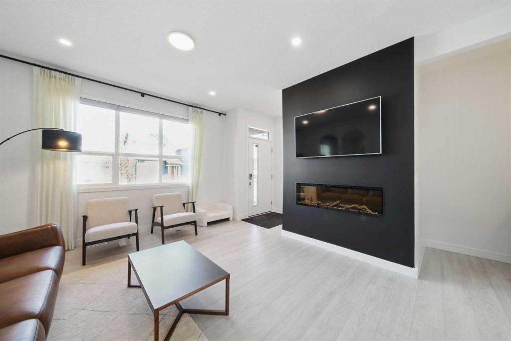 47 Edith Terrace NW, Calgary, Alberta, T3R 1Z1