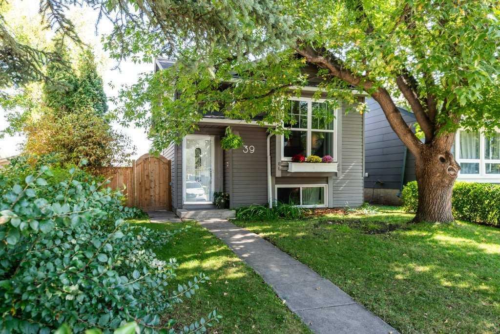 39 Shawglen Place SW, Calgary, Alberta, T2Y1X9