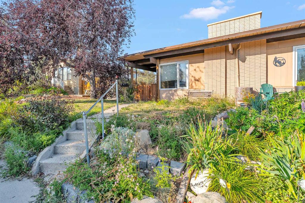 28 Hilton Avenue NW, Calgary, Alberta, T2K 2H2