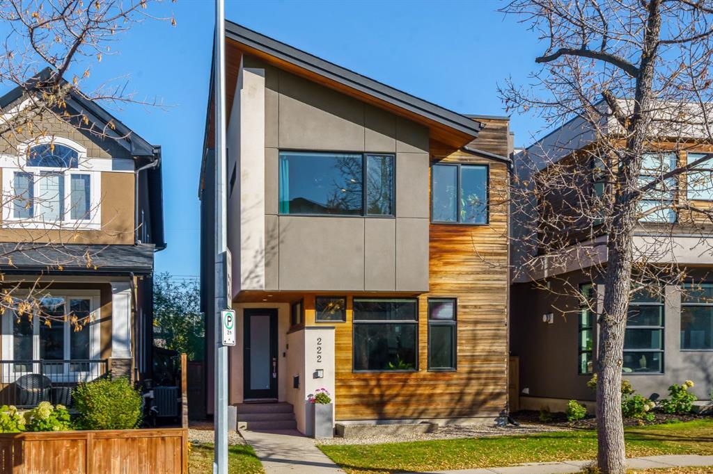 222 10 Street NE, Calgary, Alberta, T2H 4M1