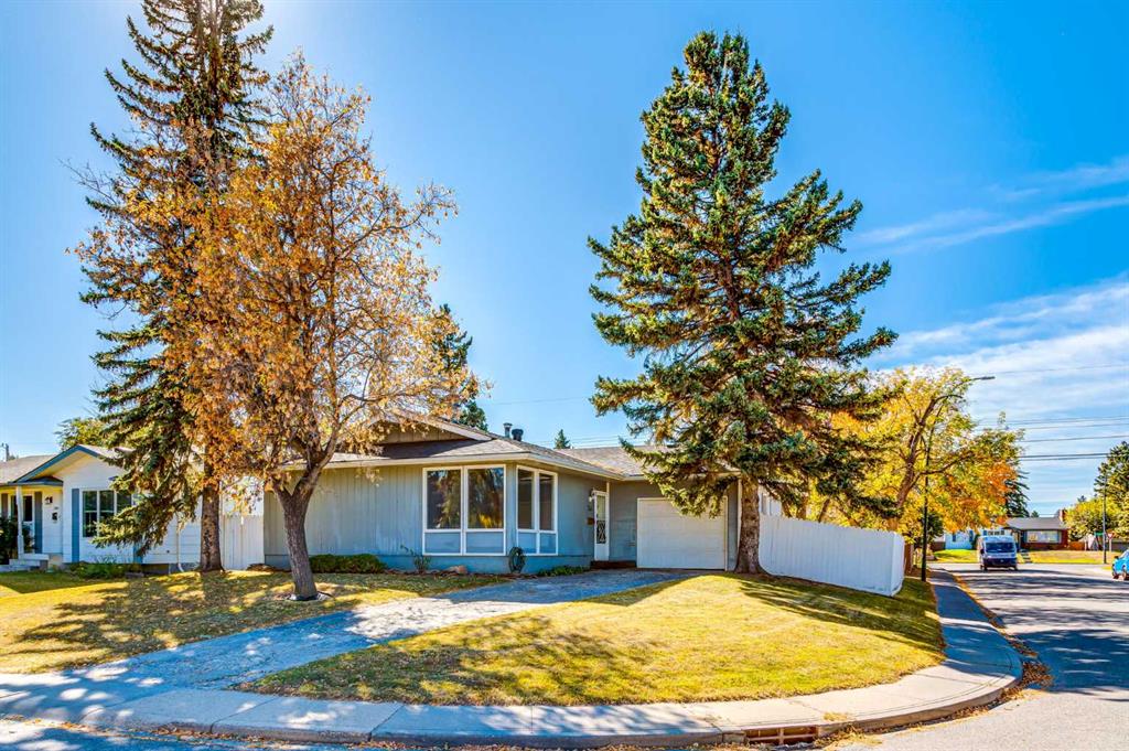 244 Maple Court Crescent SE, Calgary, Alberta, T2J 1V7