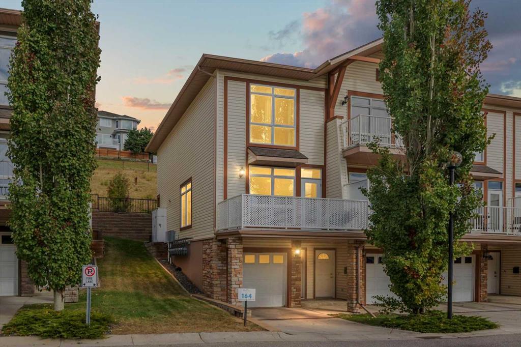 #1 164 Rockyledge View NW, Calgary, Alberta, T3G6B2