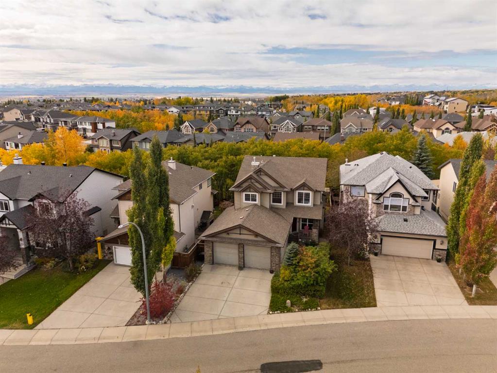 74 Rockborough Park NW, Calgary, Alberta, T3G 5T1