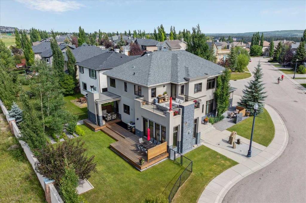 374 Discovery Ridge Way SW, Calgary, Alberta, T3H 5S8