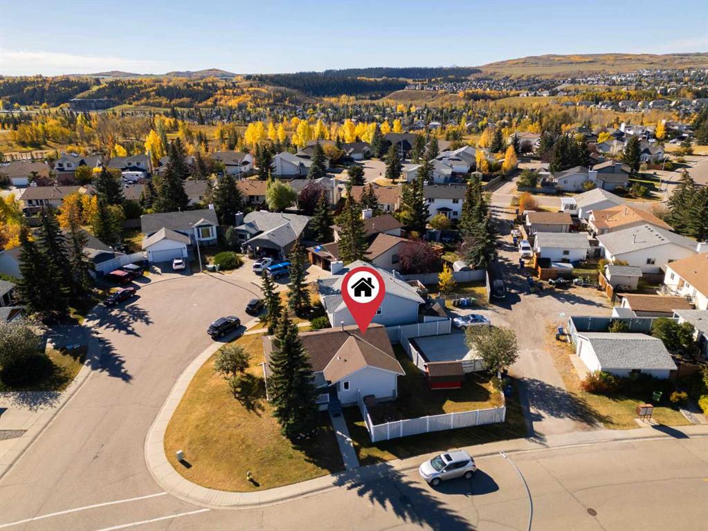 2 West Barrett Place, Cochrane, Alberta, T4C 1J5