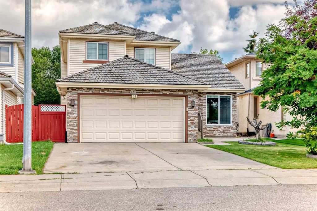 51 Douglas Woods Hill SE, Calgary, Alberta, T2Z 2G5