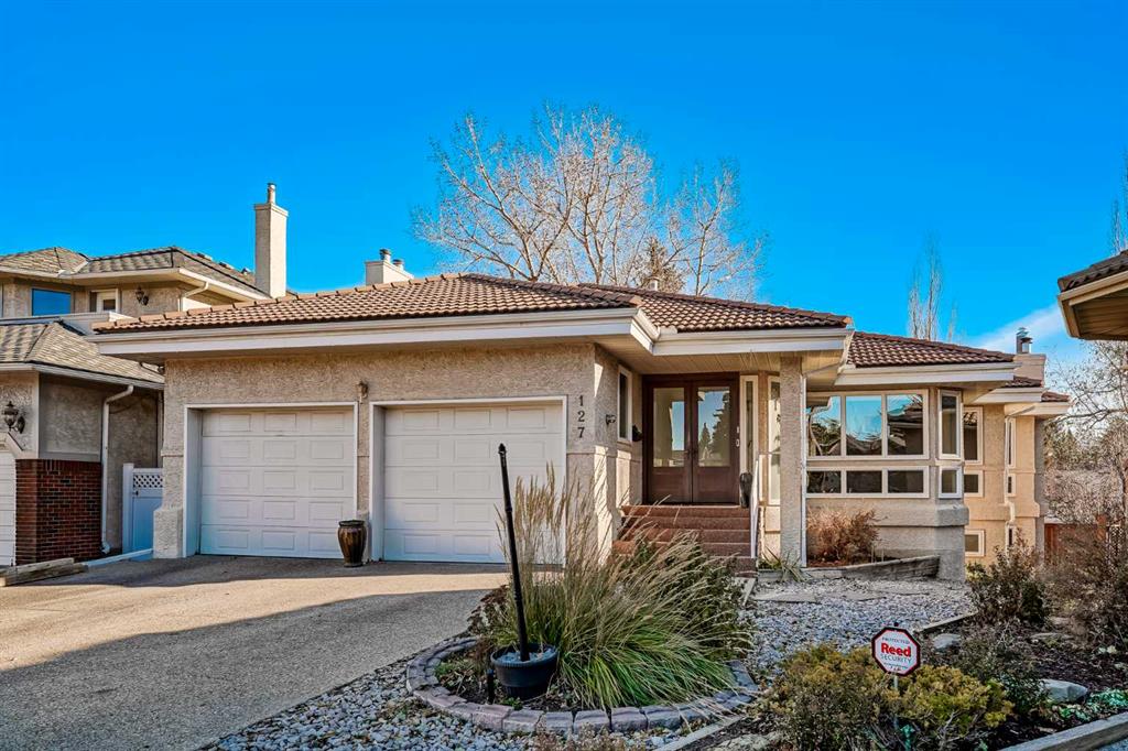 127 Canterbury Court SW, Calgary, Alberta, T2W 6C1