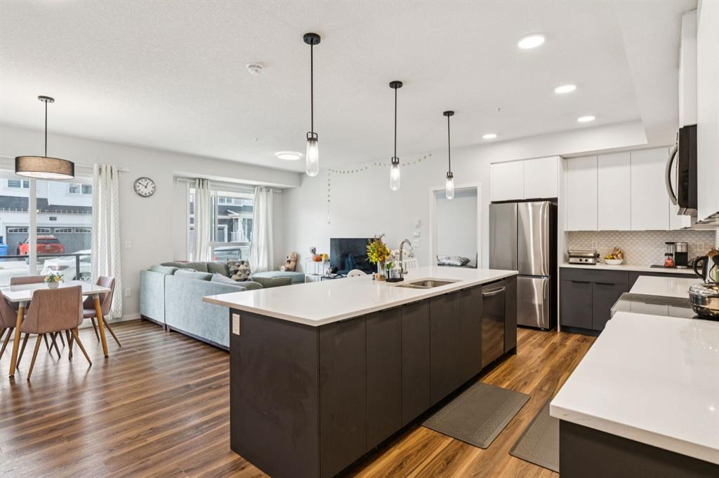 #1105 33 Carringham Gate NW, Calgary, Alberta, T3P 1X7