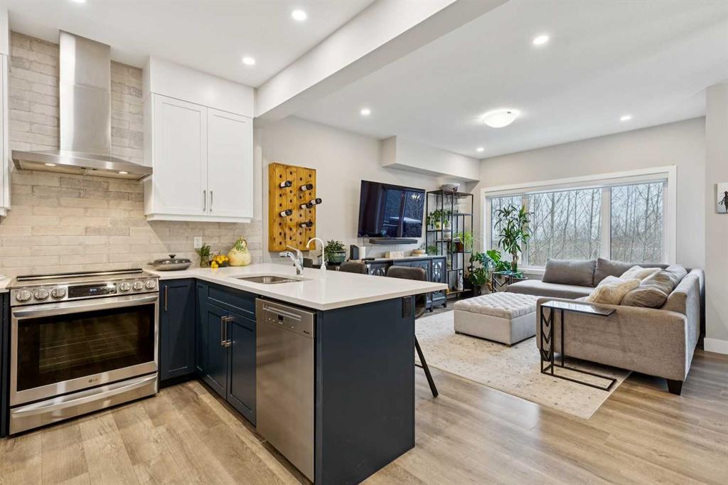 132 Crestridge Common SW, Calgary, Alberta, T3B 6J5