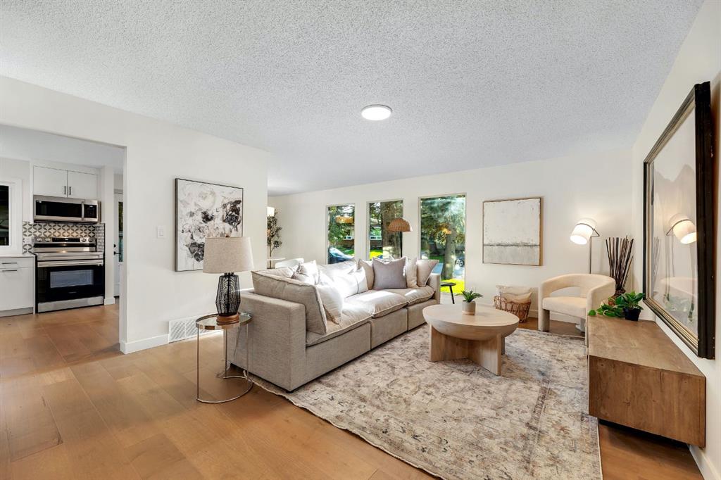 212 Midlawn Close SE, Calgary, Alberta, T2X 1N1