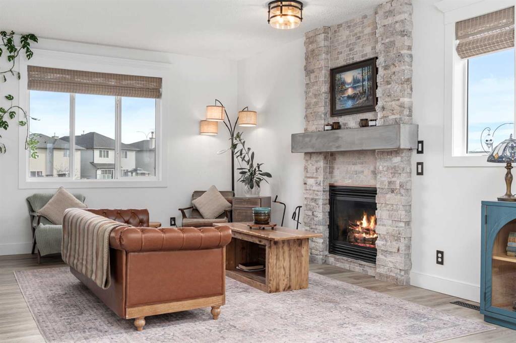 18 Cimarron Grove Bay, Okotoks, Alberta, T1S 2H3