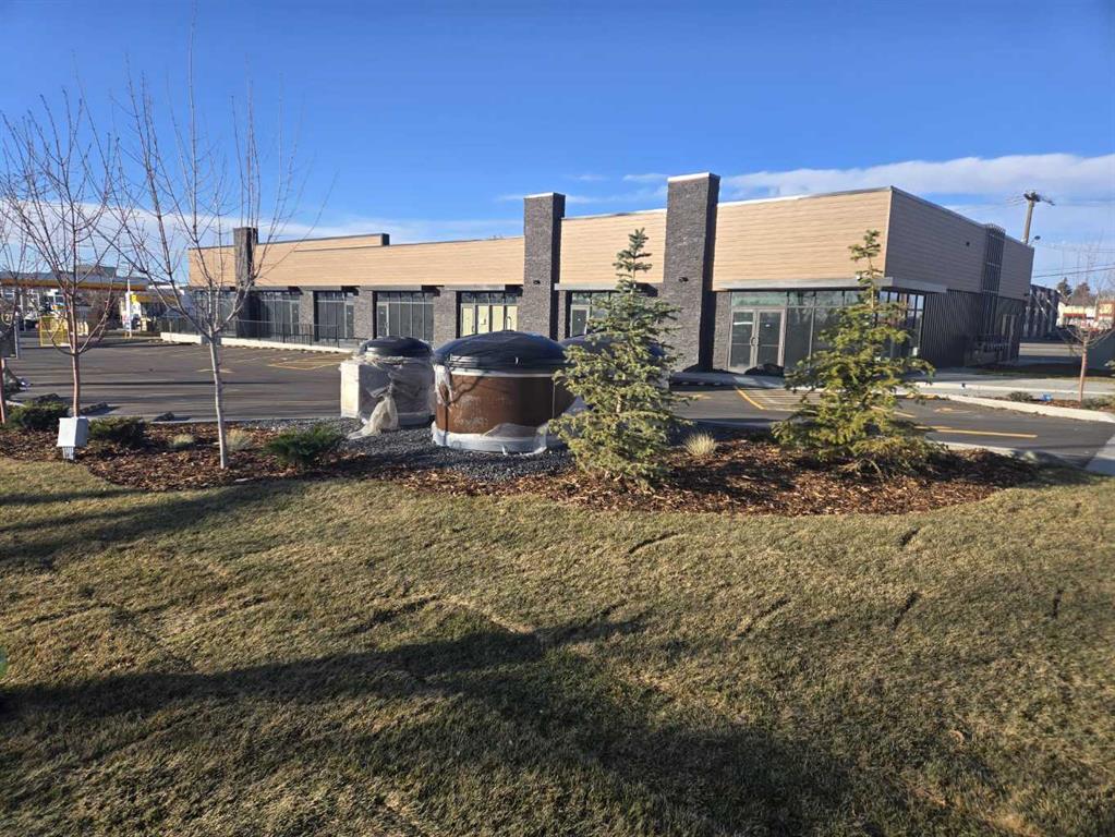 #110 1805 20 Street NE, Calgary, Alberta, T2E 1L4