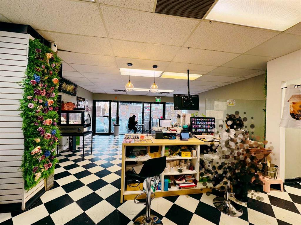 222 16 Avenue NE, Calgary, Alberta, T2E 1J5