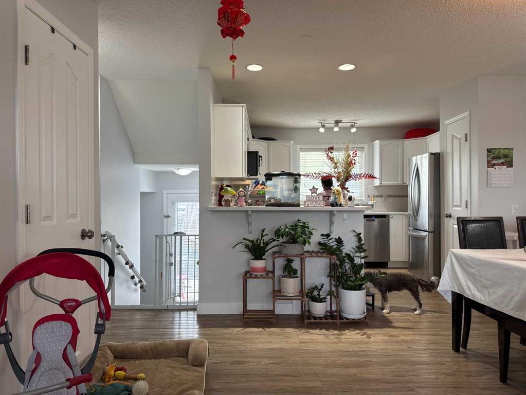 #8 304 Ross Avenue, Cochrane, Alberta, T4C 2J5