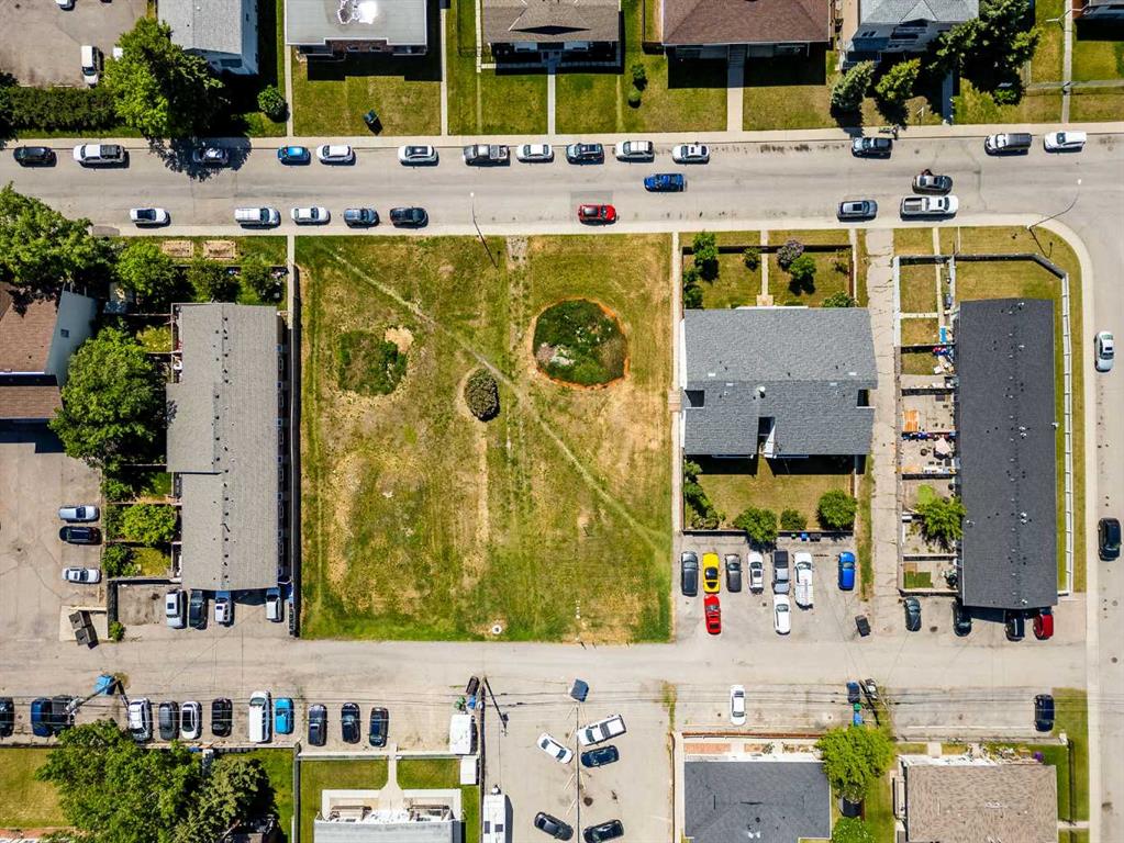 4320 75 Street NW, Calgary, Alberta, T3K 2P7