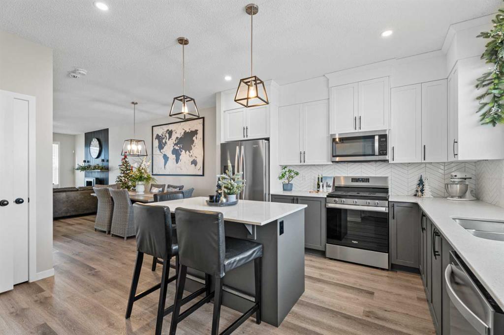 136 Dawson Drive, Chestermere, Alberta, T1X 1Z9