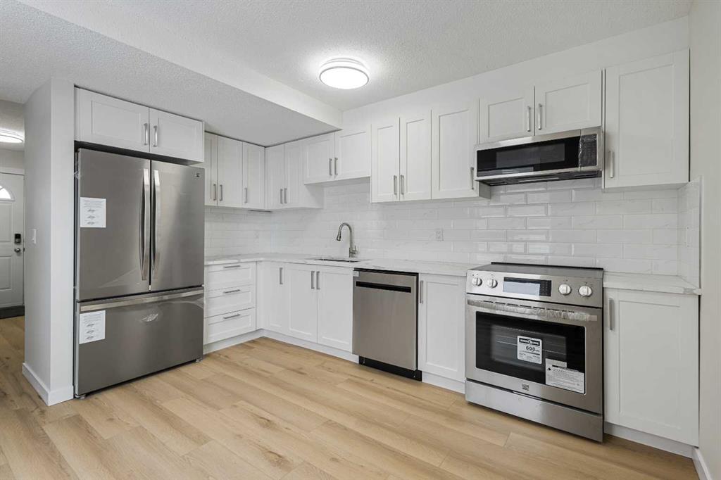 #24 64 Whitnel Court NE, Calgary, Alberta, T1Y5E3