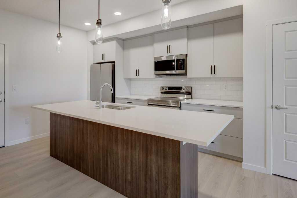 #409 245 Edith Place NW, Calgary, Alberta, T3R 2C9