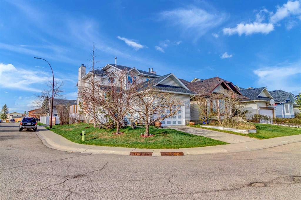 48 Martingrove Way NE, Calgary, Alberta, T3J 2T2