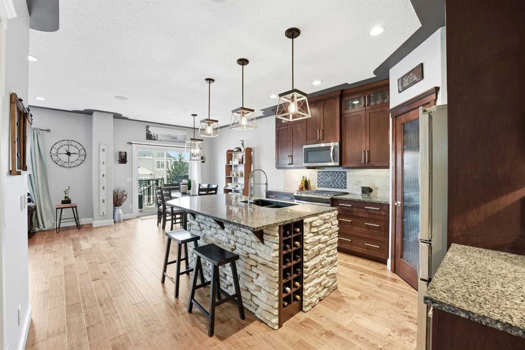 166 Fireside Bend, Cochrane, Alberta, T4C 0V7