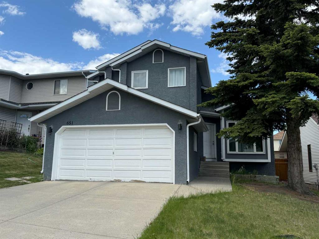 651 Macewan Drive NW, Calgary, Alberta, T3K 3R1