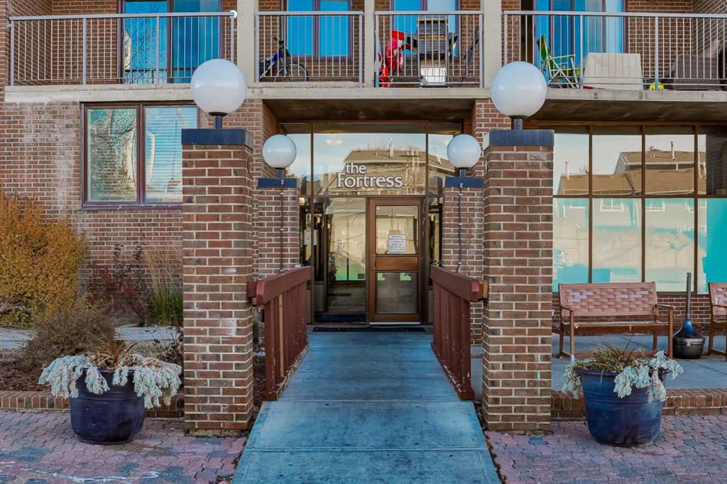 #307 4944 Dalton Drive NW, Calgary, Alberta, T3A 2E6