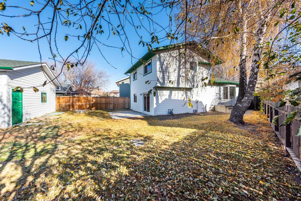 13 Martingrove Court NE, Calgary, Alberta, T3J 2S3