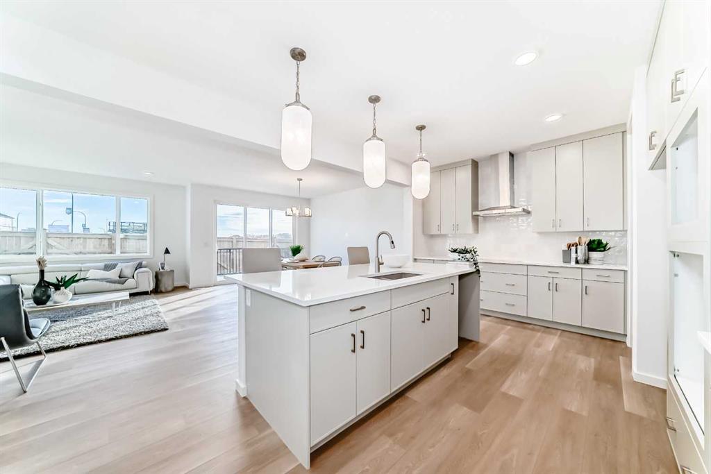 59 Versant Way SW, Calgary, Alberta, T2Y 0Y9