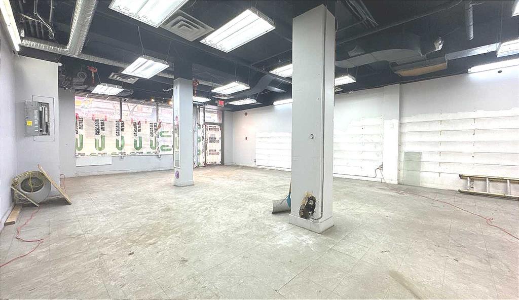 #105 233 Centre Street SW, Calgary, Alberta, T2G 2B7