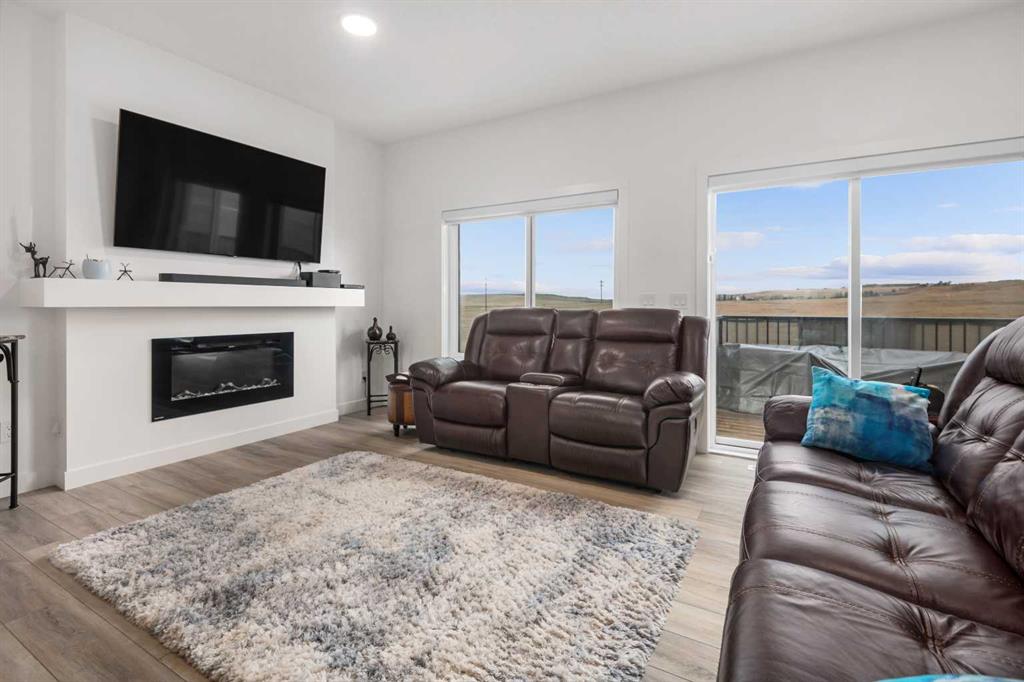 215 Heritage Heights, Cochrane, Alberta, T4C 3A7