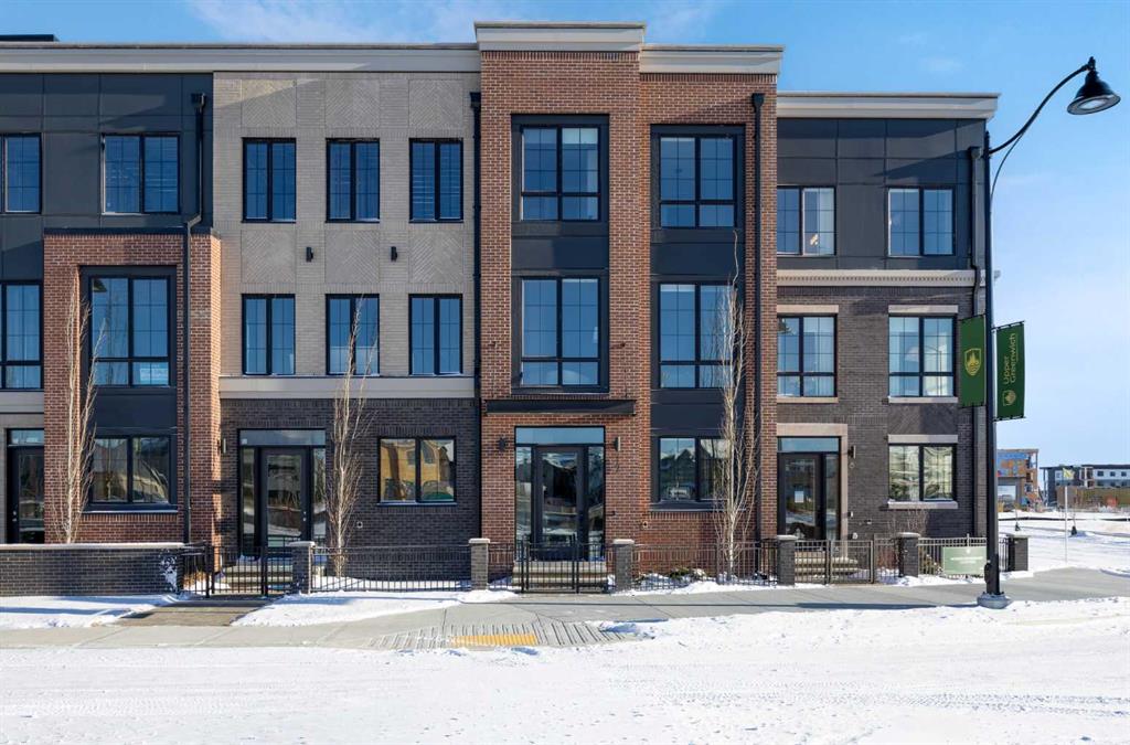 12 Greenwich Heath NW, Calgary, Alberta, T3B 6P4