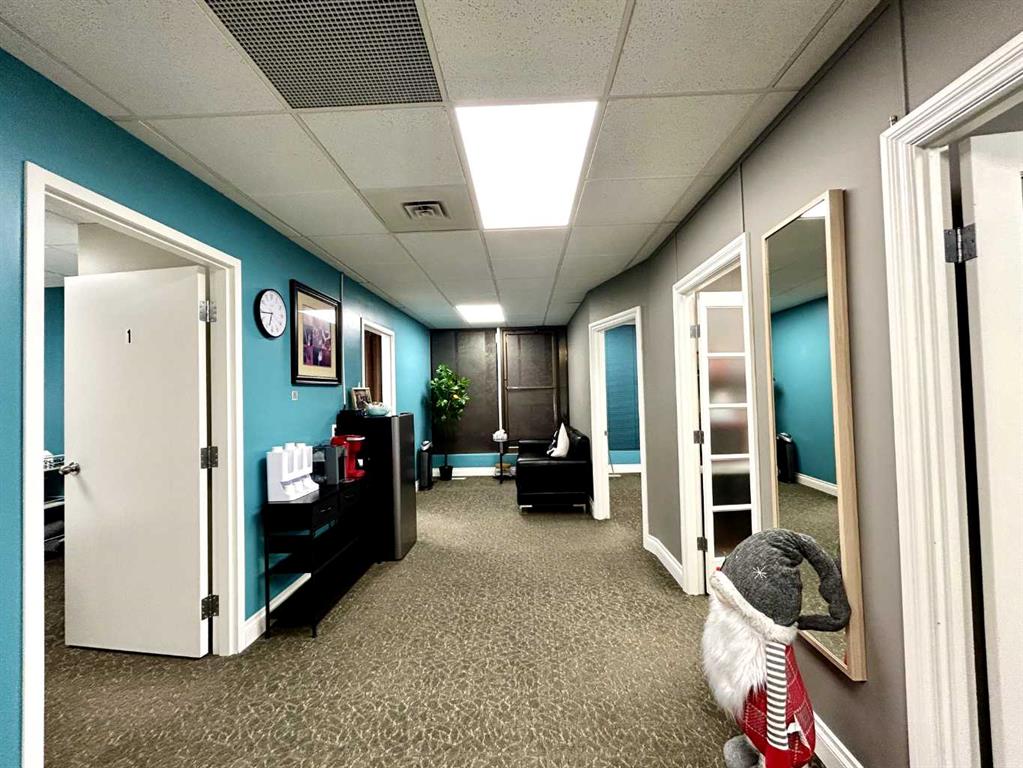 #216 5403 Crowchild Trail, Calgary, Alberta, T3B 4Z1