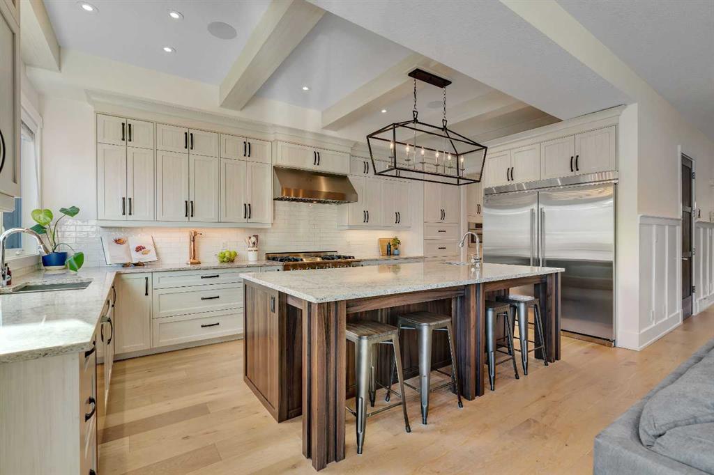 5852 Bowwater Crescent NW, Calgary, Alberta, T3B 2E2