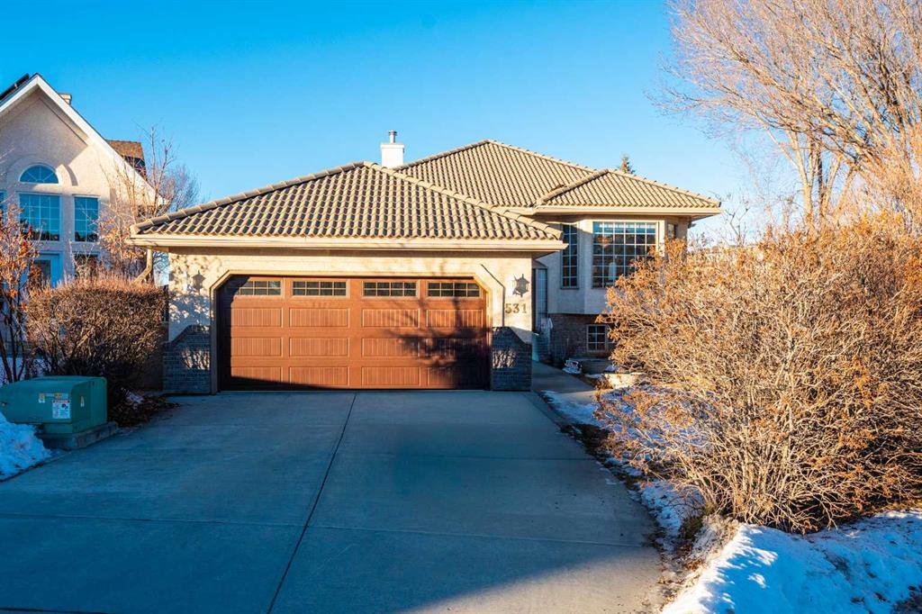 531 Sierra Morena Court SW, Calgary, Alberta, T3H 3C2