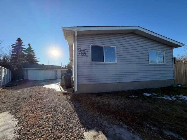 737 Spring Haven Court SE, Airdrie, Alberta, T4A 1C3