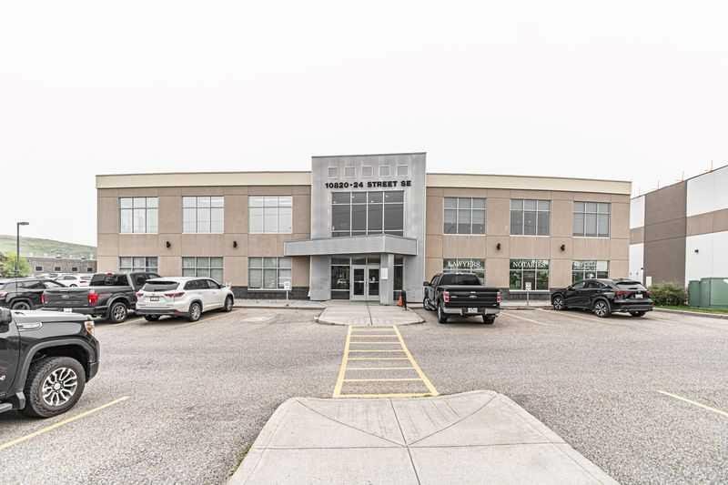 #102 10820 24 Street SE, Calgary, Alberta, t2z4c9