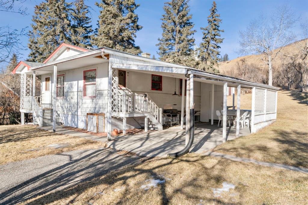 332 Third Street W, Cochrane, Alberta, T4C1Z6