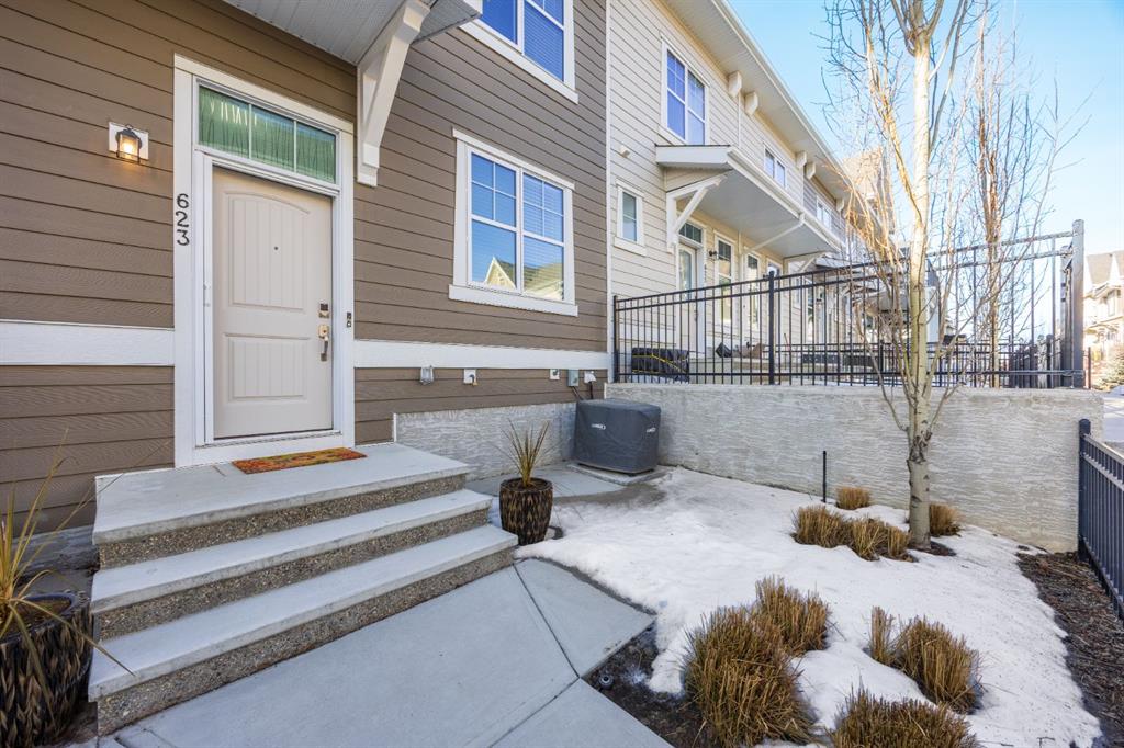 623 Cranbrook Walk SE, Calgary, Alberta, T3M 2V5