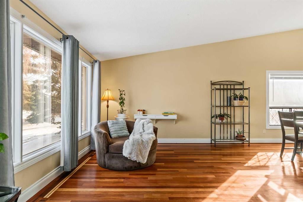 1343 Berkley Drive NW, Calgary, Alberta, T3K 1T4