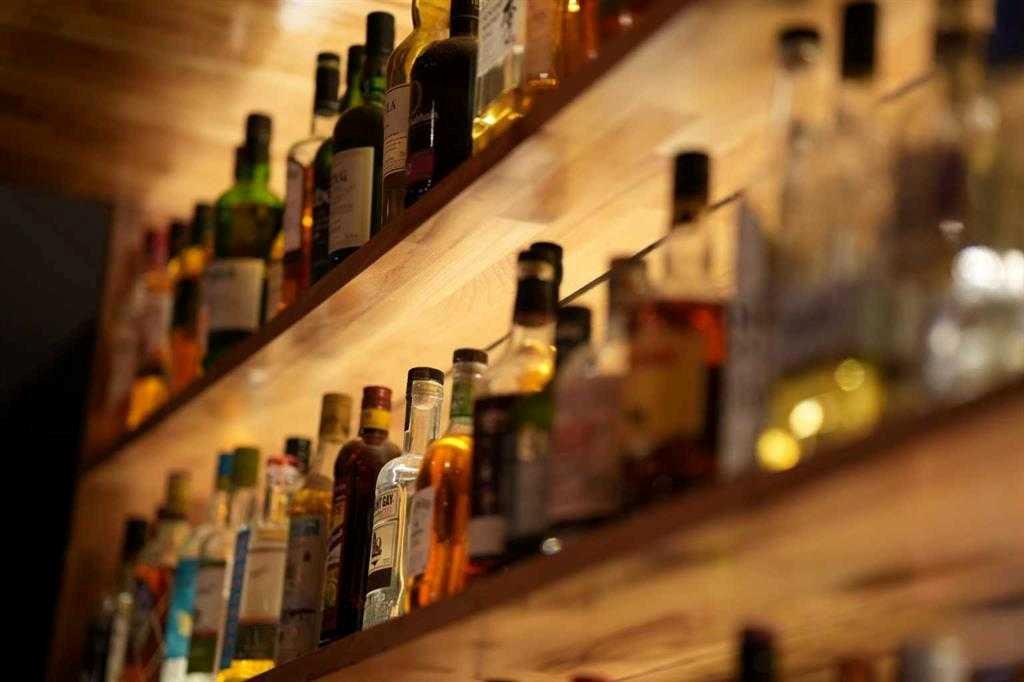 123 Liquor Store NW, Calgary, Alberta, T1T1T1