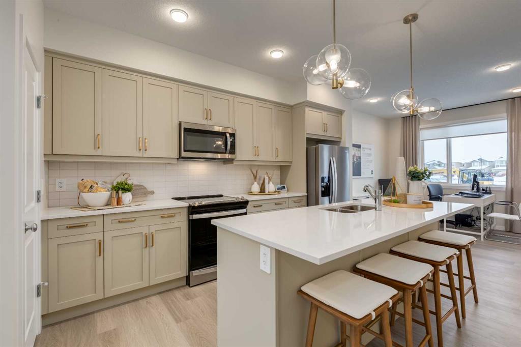 62 Starling Boulevard NW, Calgary, Alberta, T3P 2V7