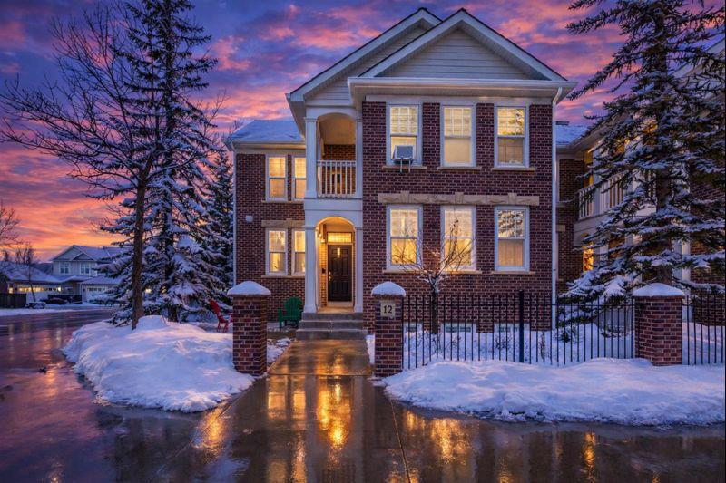 #12 10 St Julien Drive SW, Calgary, Alberta, T2T6E2