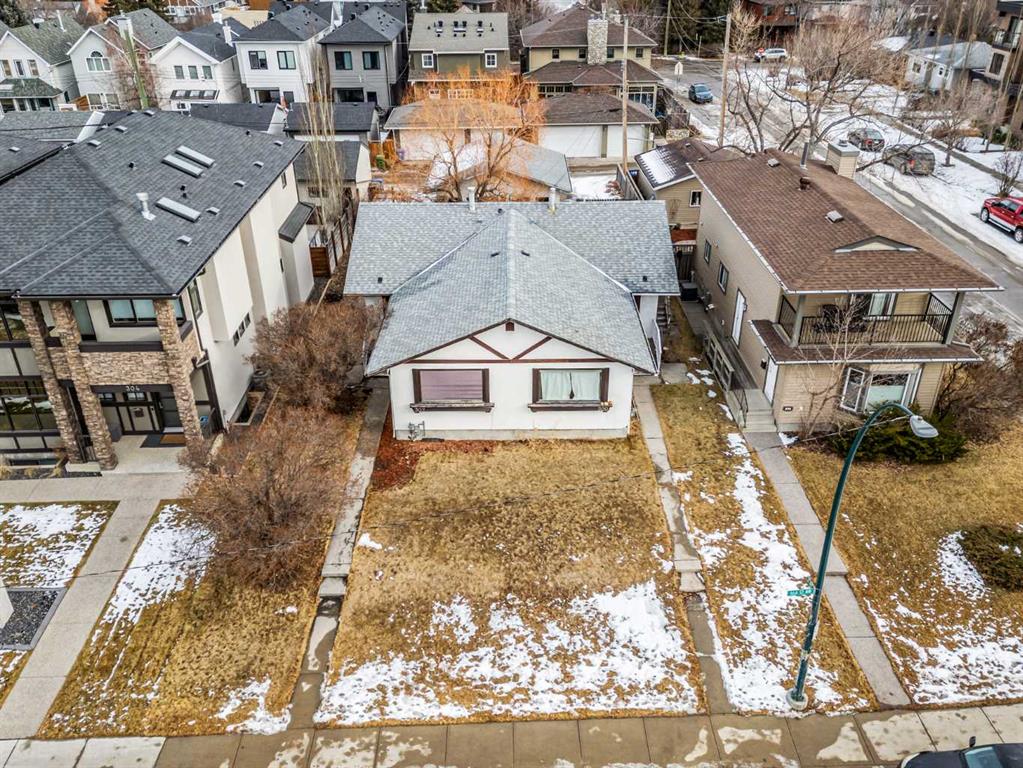 300 & 302 16A Street NW, Calgary, Alberta, T2N 2C8