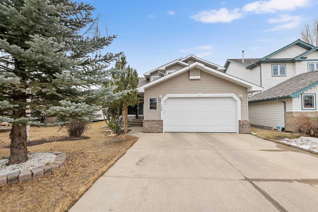 704 Woodside Drive, Airdrie, Alberta, T4B2G9
