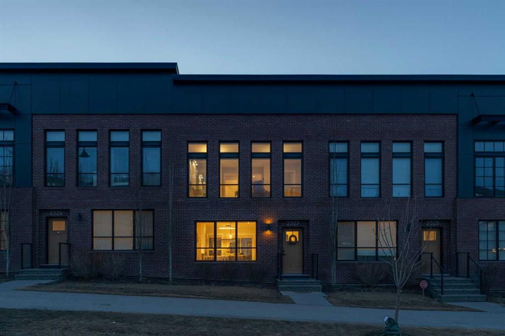 2327 77 Street SW, Calgary, Alberta, T3H 6E1