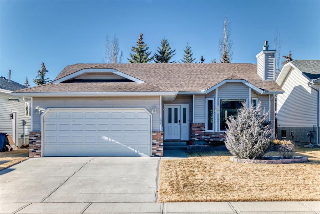 32 West Mackay Crescent, Cochrane, Alberta, T4C 1J9